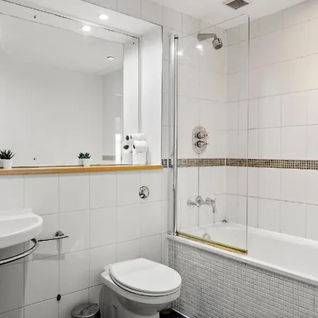 Stylish Abode - Sleeps 6 Bristol